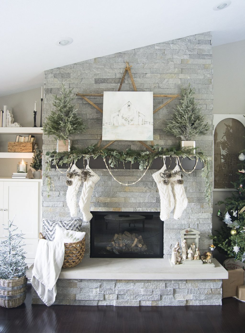 Christmas Mantel Decorating Ideas - Life on Kaydeross Creek