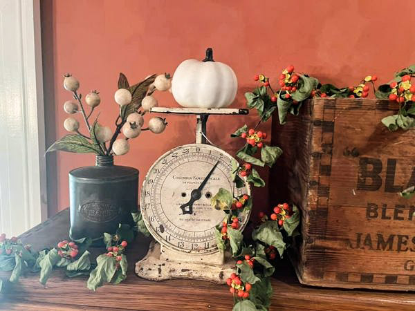 How to decorate with flea market finds - Brimfield Antique show and ...