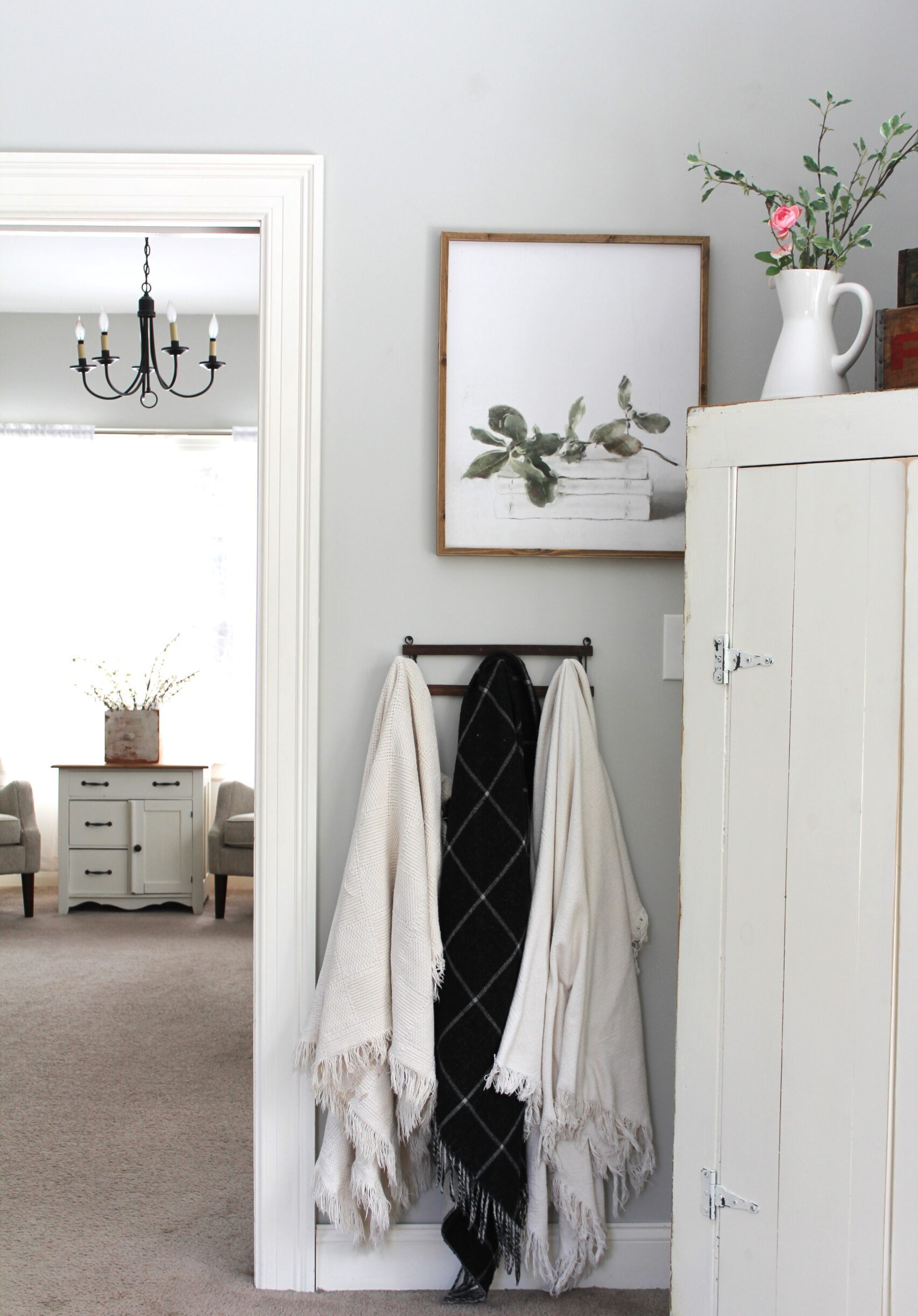 21 of the Best Ideas to Decorate a Large Wall - Life on Kaydeross Creek
